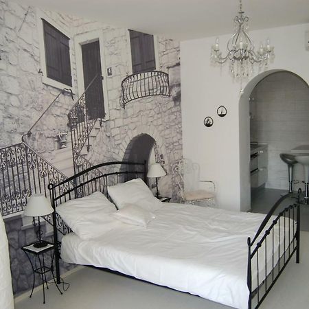 Studio Apartment For 2 Adults And 1 Child Makarska Extérieur photo