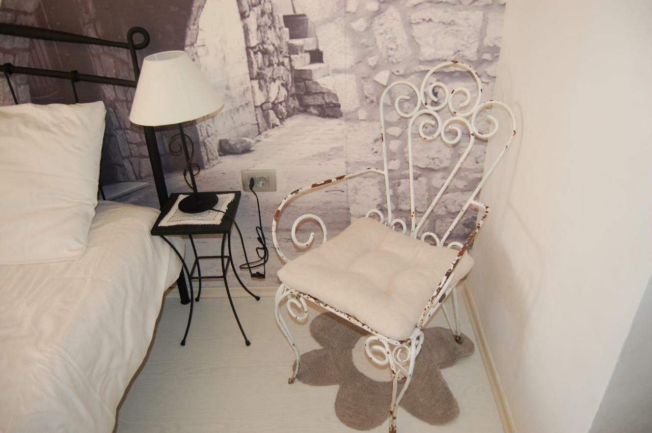Studio Apartment For 2 Adults And 1 Child Makarska Extérieur photo
