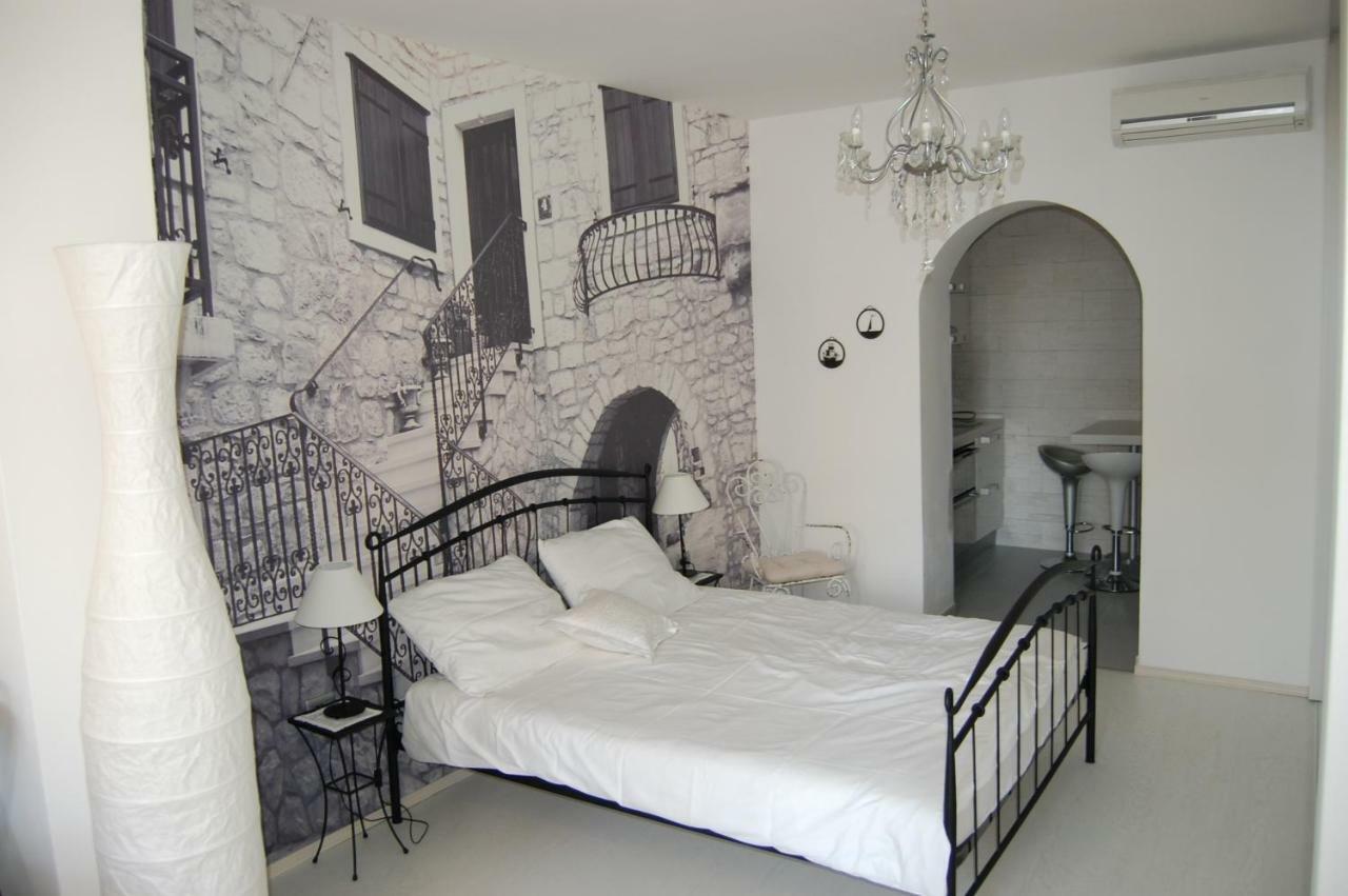 Studio Apartment For 2 Adults And 1 Child Makarska Extérieur photo